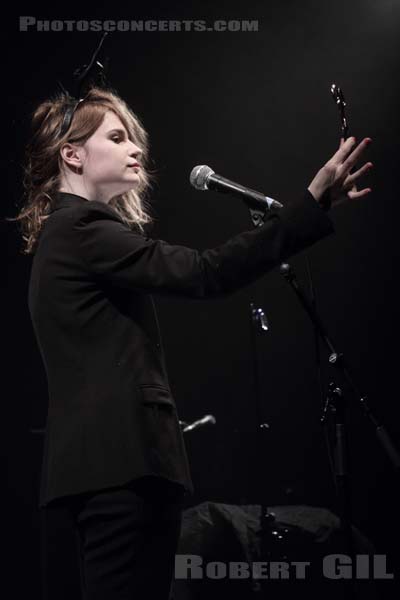 CHRISTINE AND THE QUEENS - 2012-03-22 - PARIS - Point Ephemere - 